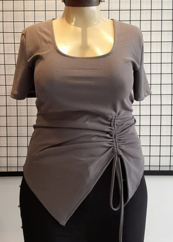 blusa asimetrica en talle grande