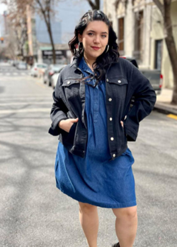 CAMPERA DE JEANS NEGRA en Talles Grandes